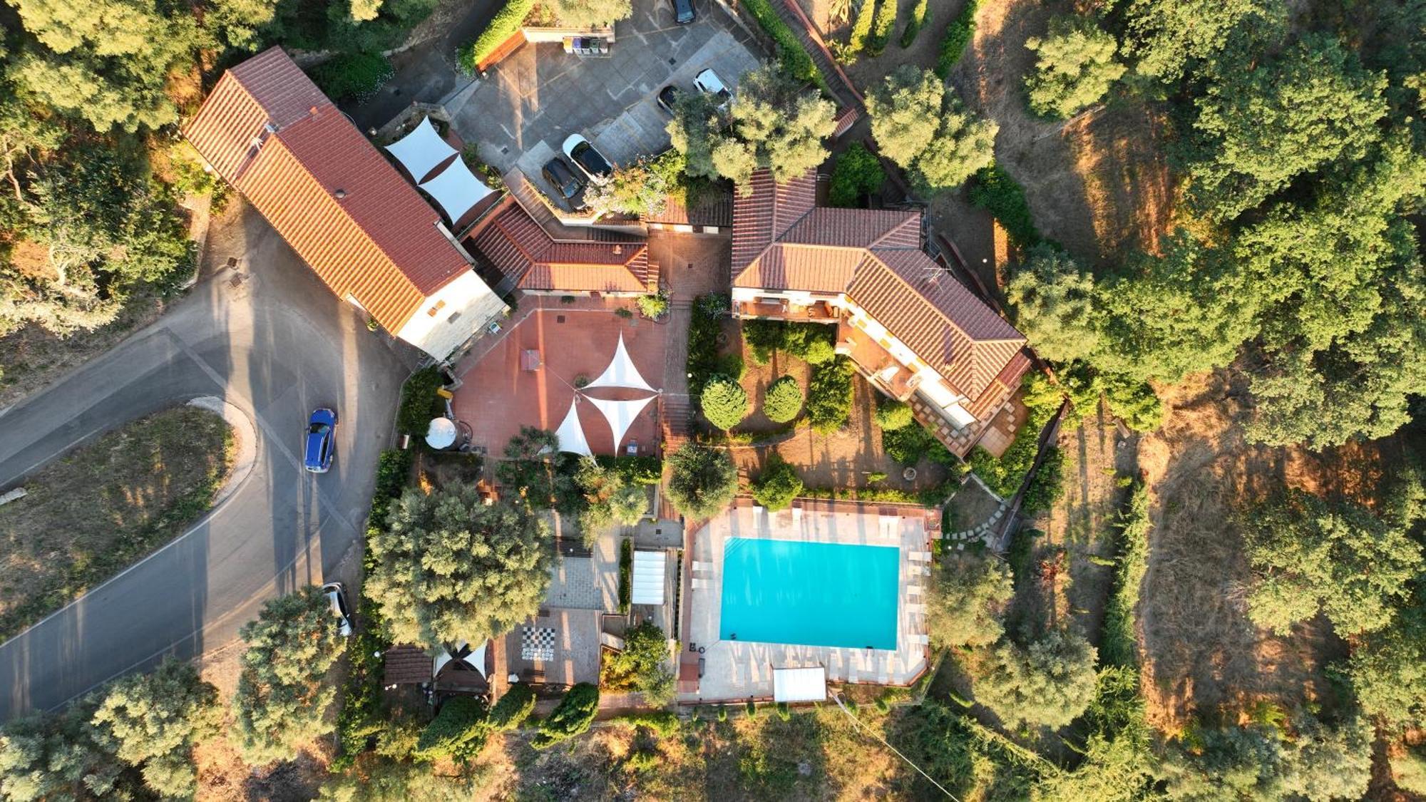 Aparthotel Madonna Del Poggio Cav Scarlino Exteriér fotografie